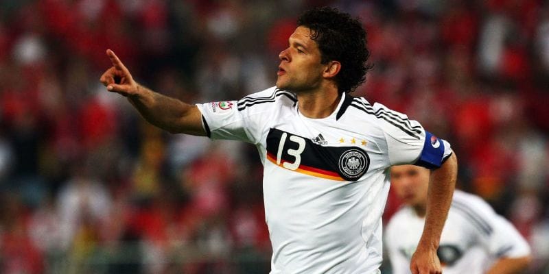 Ballack không có những ký ức tươi đẹp với áo số 13 của mình